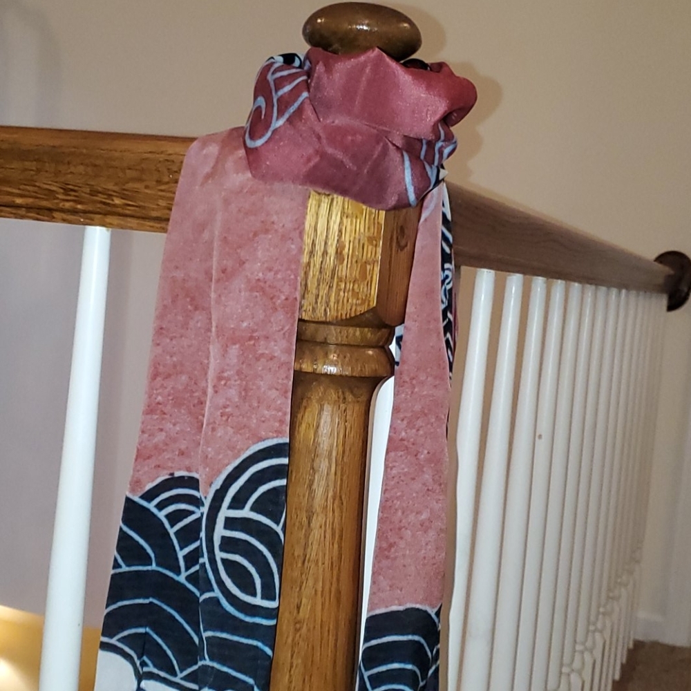 NWT Black Red 100% Silk Stoll